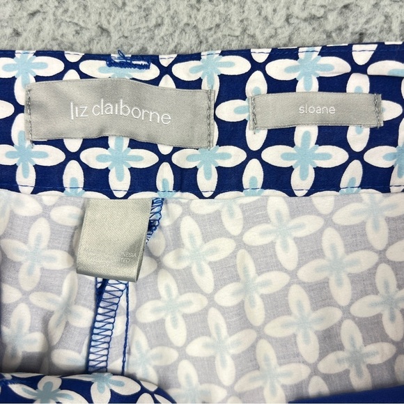 Liz Claiborne Shorts Women's 14 Sloane Floral Patterned Cuffed Hem Blue Pockets - Picture 8 of 12
